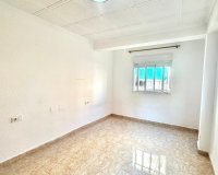 Herverkoop - Appartement -
Torrevieja - Estacion De Autobuses