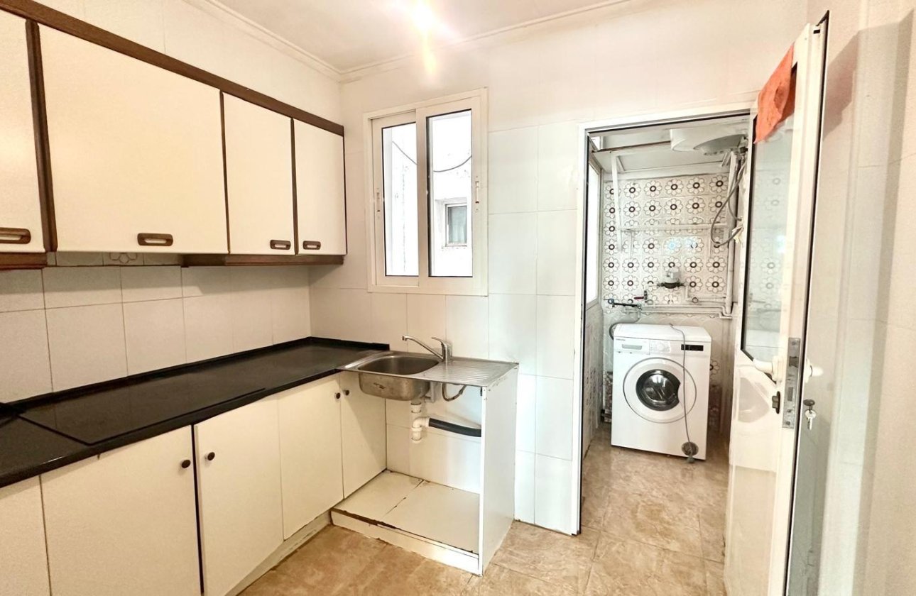 Herverkoop - Appartement -
Torrevieja - Estacion De Autobuses