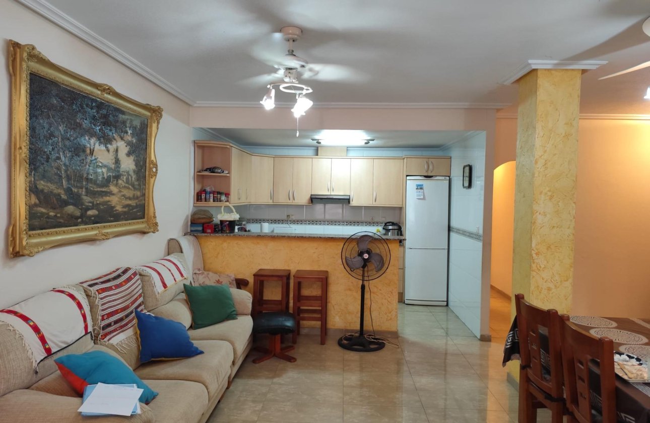 Herverkoop - Appartement -
Torrevieja - Estacion De Autobuses