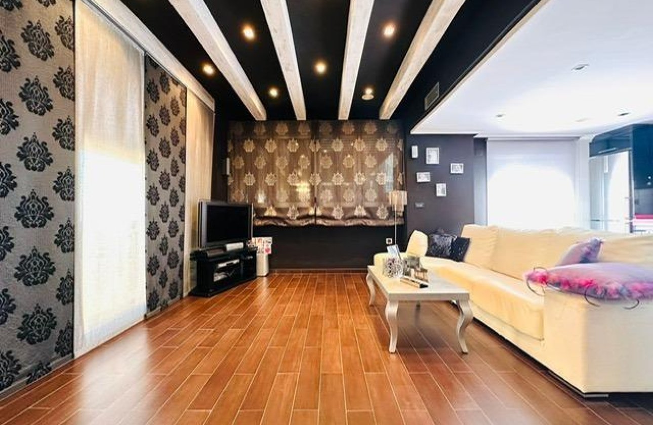 Herverkoop - Appartement -
Torrevieja - Estacion De Autobuses