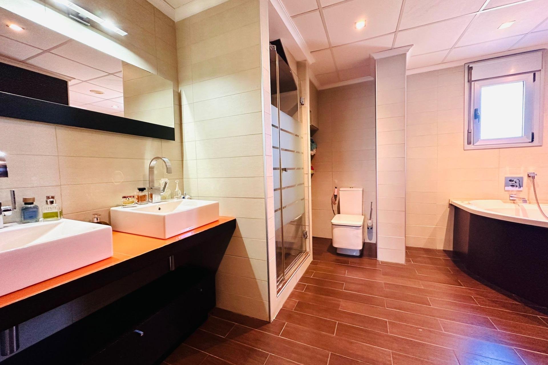 Herverkoop - Appartement -
Torrevieja - Estacion De Autobuses