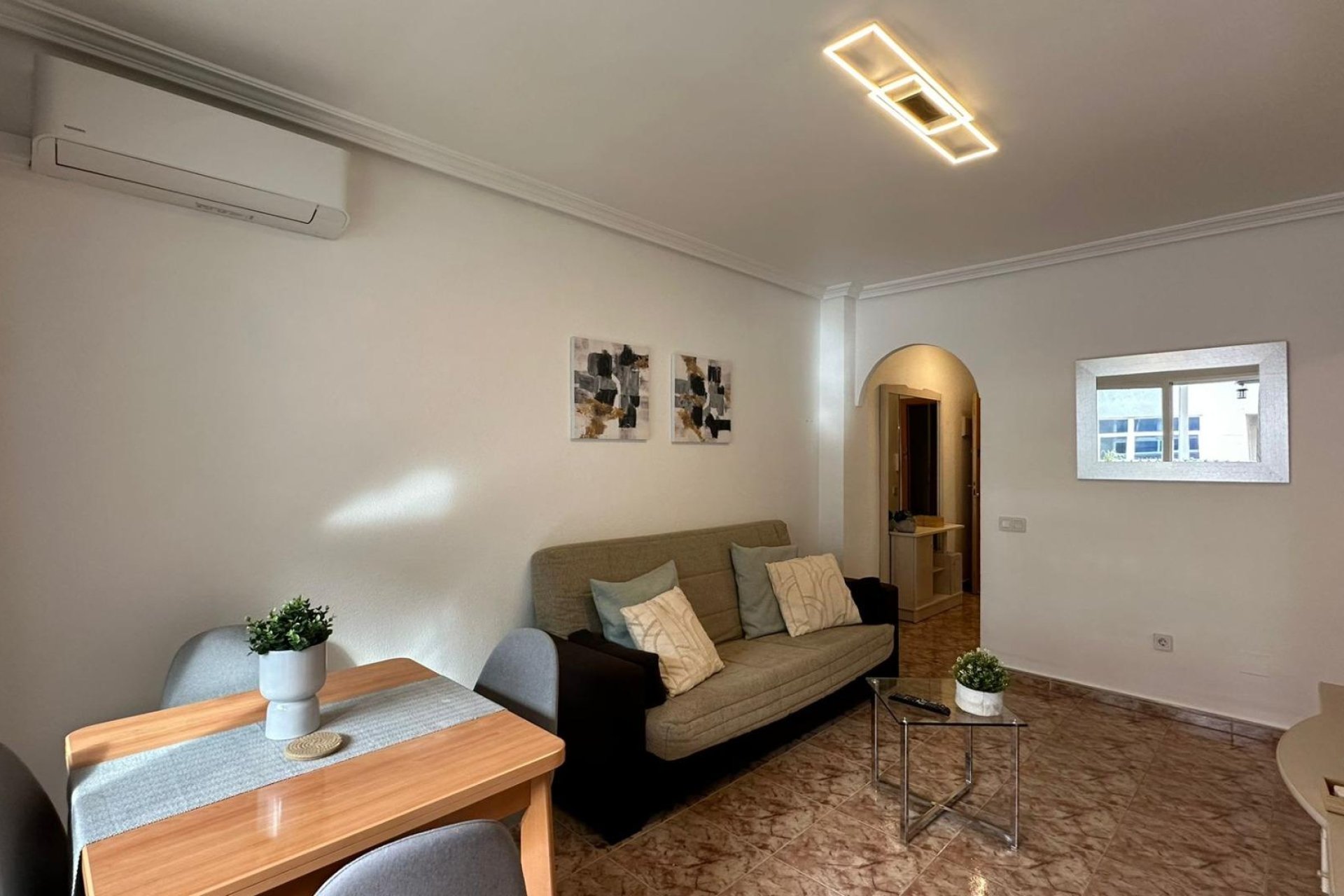 Herverkoop - Appartement -
Torrevieja - Estacion De Autobuses