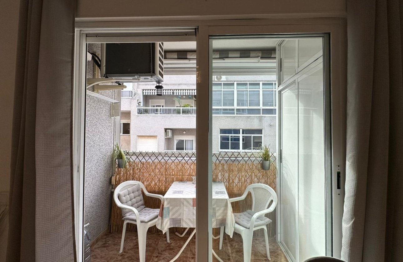 Herverkoop - Appartement -
Torrevieja - Estacion De Autobuses