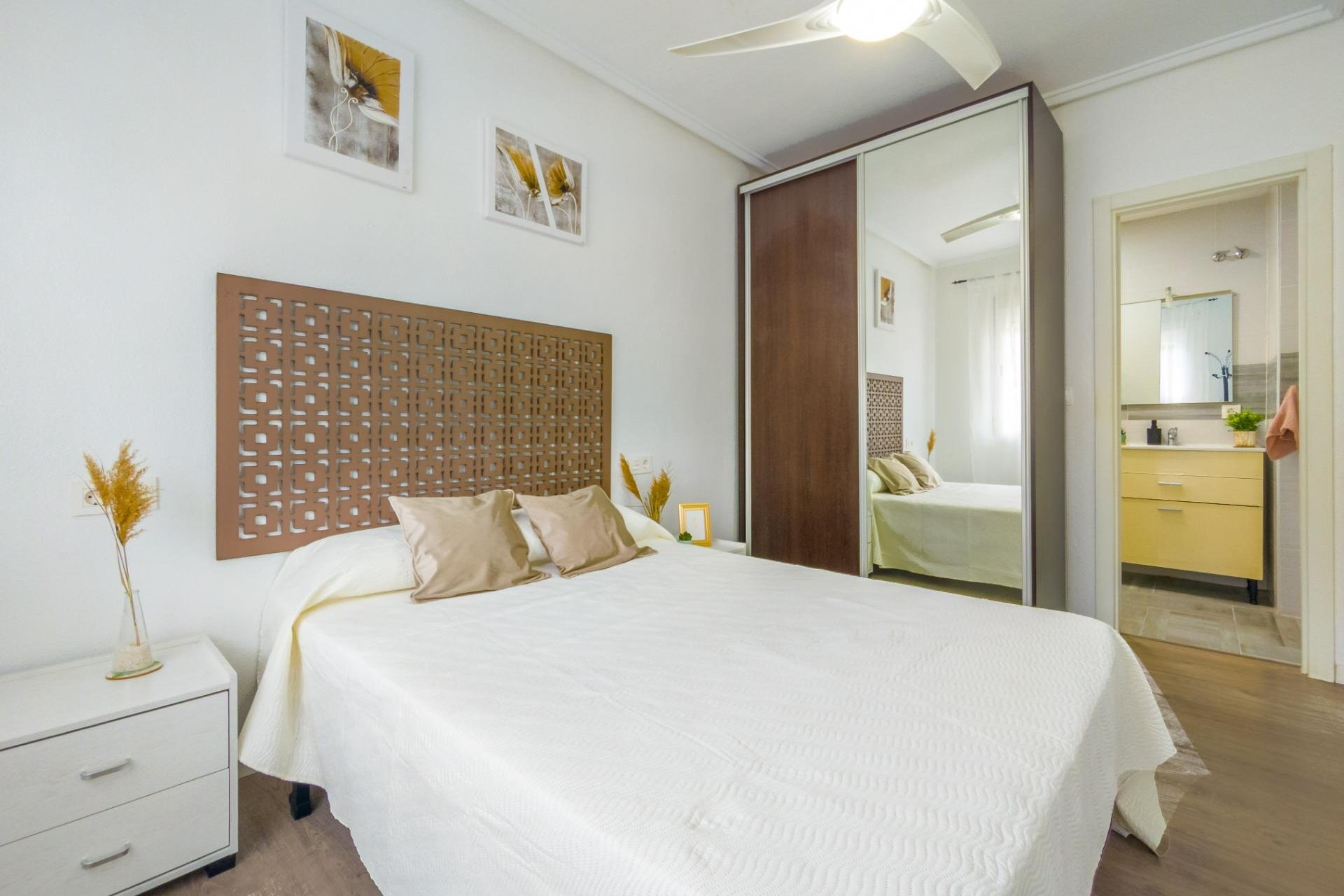 Herverkoop - Appartement -
Torrevieja - Estacion De Autobuses