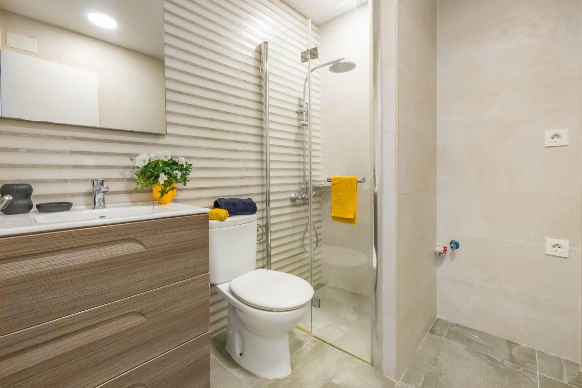 Herverkoop - Appartement -
Torrevieja - Estacion De Autobuses