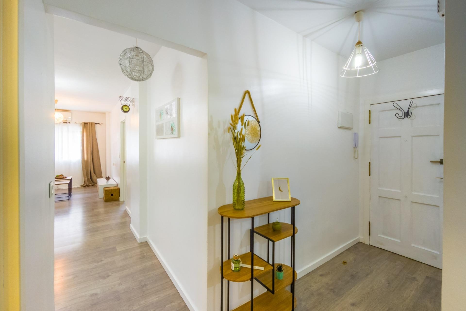 Herverkoop - Appartement -
Torrevieja - Estacion De Autobuses