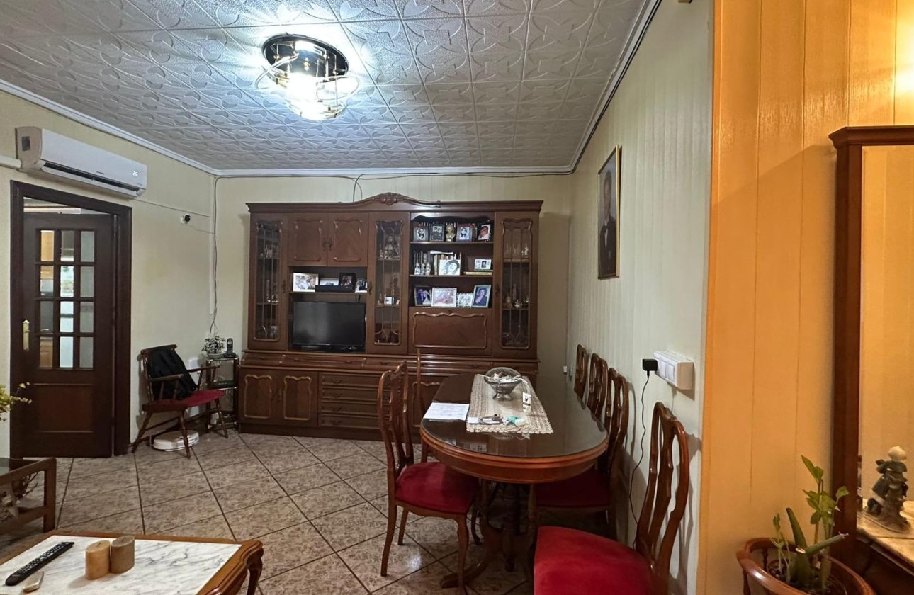 Herverkoop - Appartement -
Torrevieja - Estacion De Autobuses