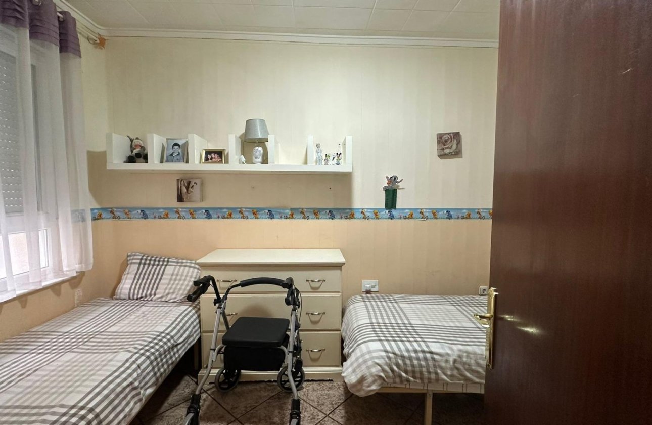 Herverkoop - Appartement -
Torrevieja - Estacion De Autobuses