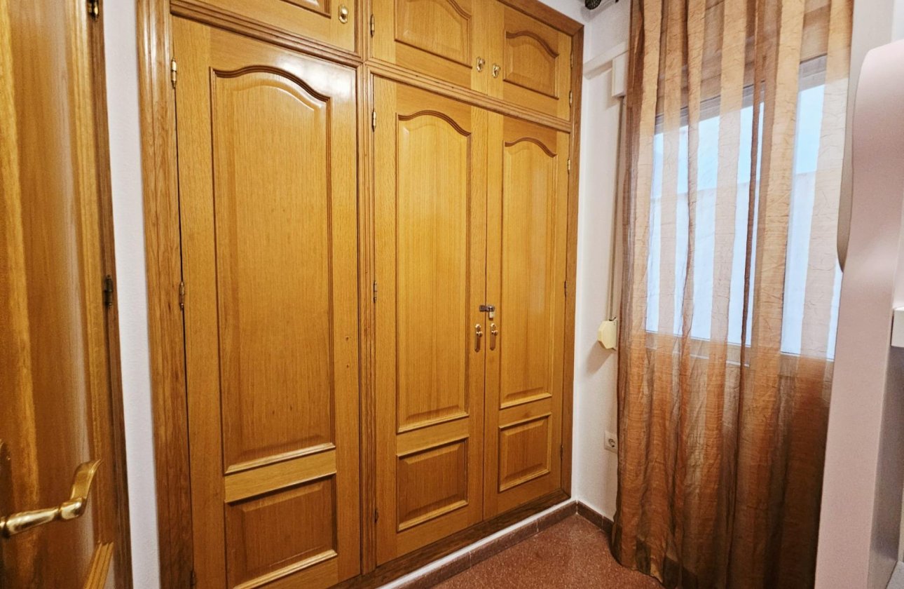 Herverkoop - Appartement -
Torrevieja - Estacion De Autobuses