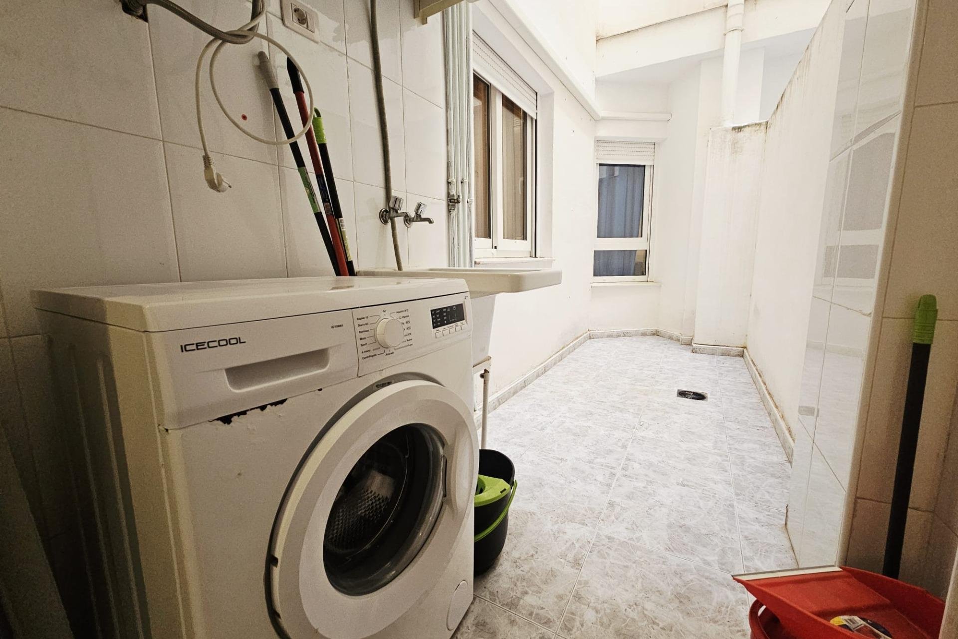 Herverkoop - Appartement -
Torrevieja - Estacion De Autobuses