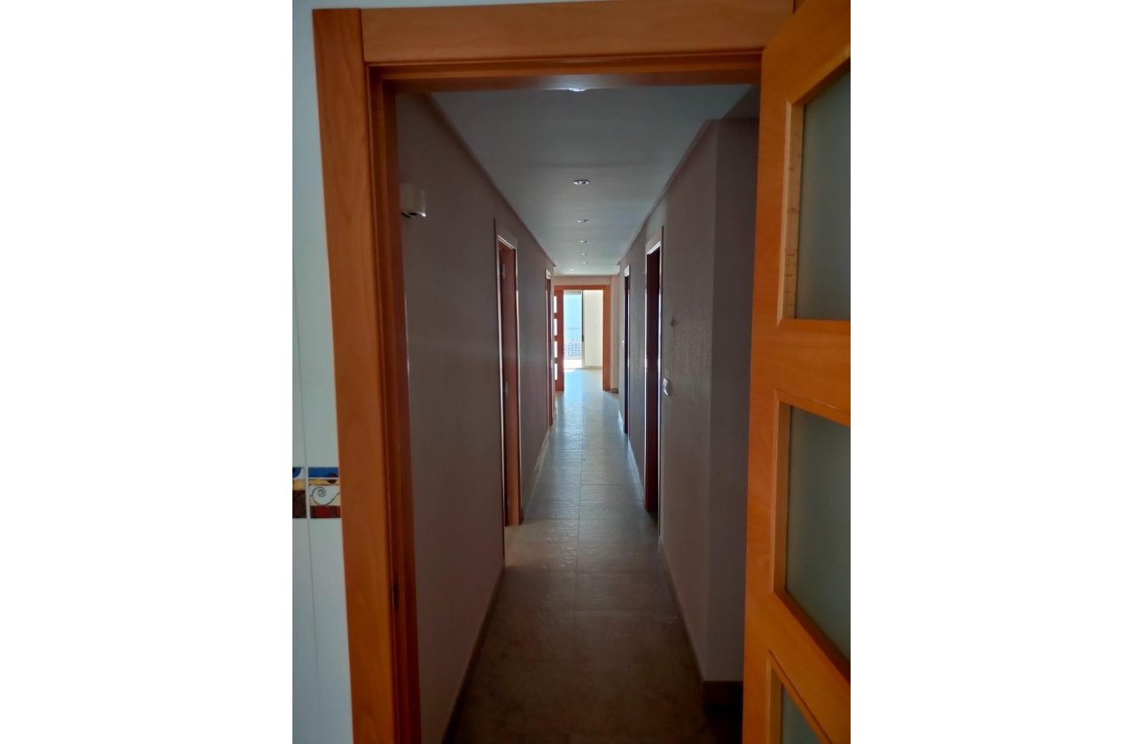 Herverkoop - Appartement -
Torrevieja - Estacion De Autobuses