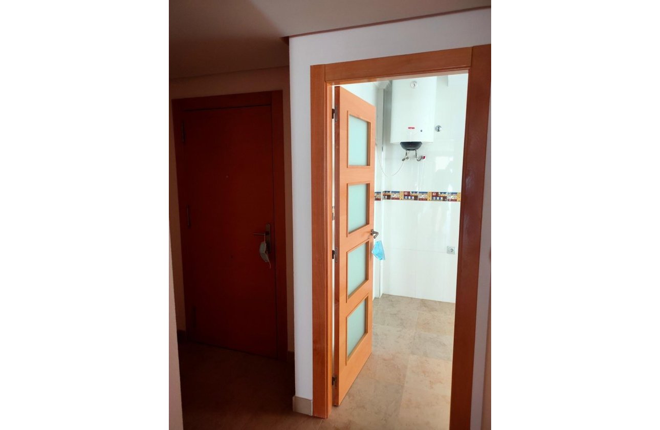 Herverkoop - Appartement -
Torrevieja - Estacion De Autobuses