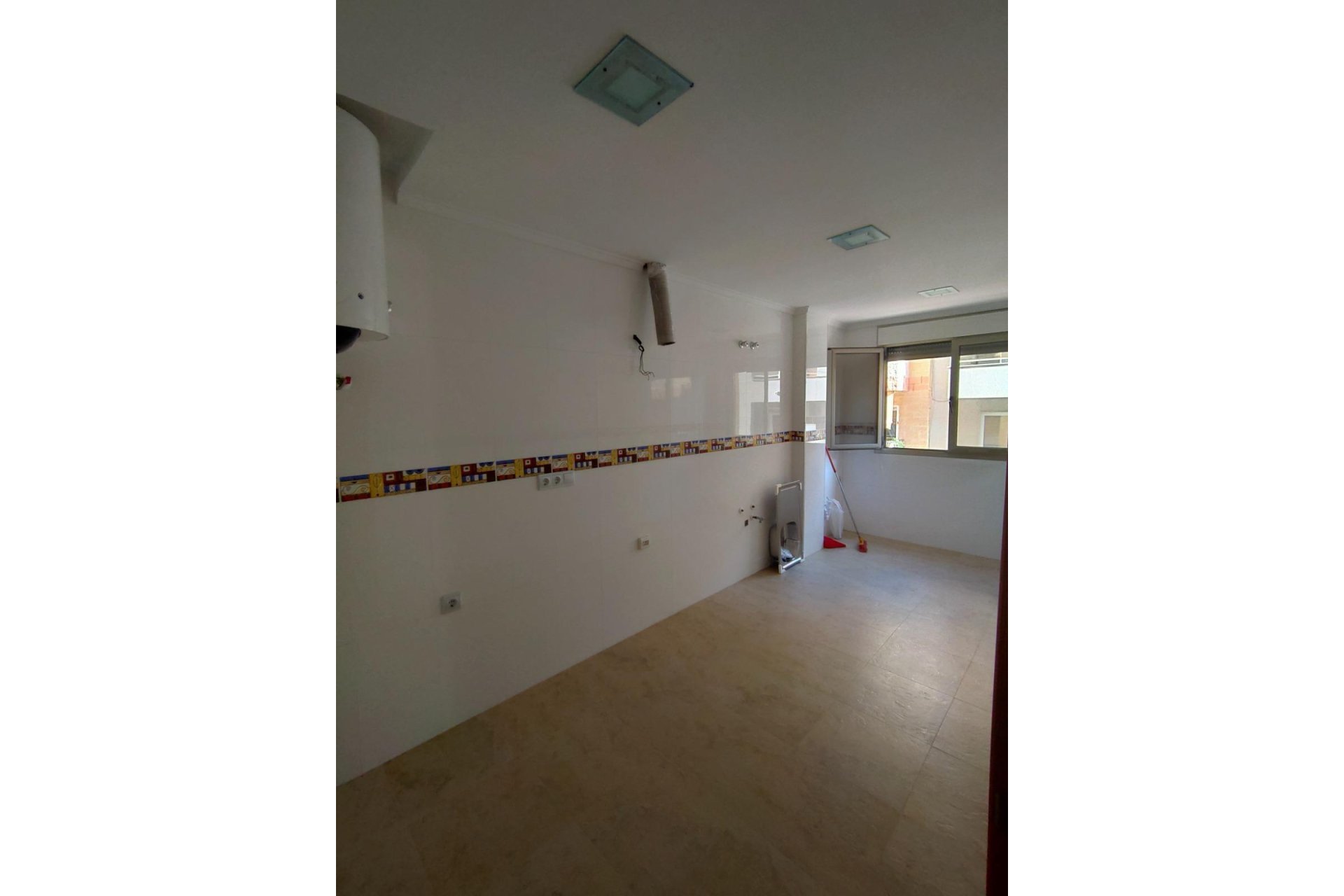 Herverkoop - Appartement -
Torrevieja - Estacion De Autobuses