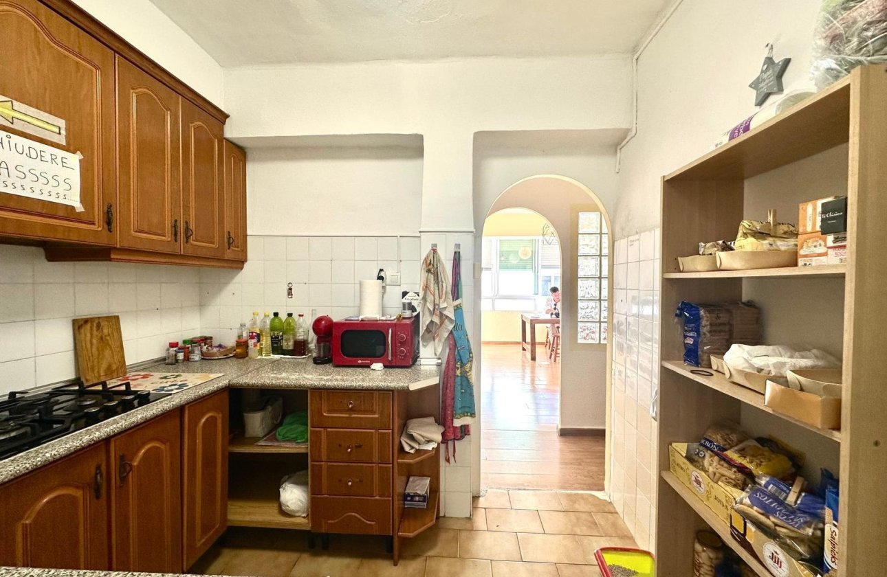 Herverkoop - Appartement -
Torrevieja - Estacion De Autobuses