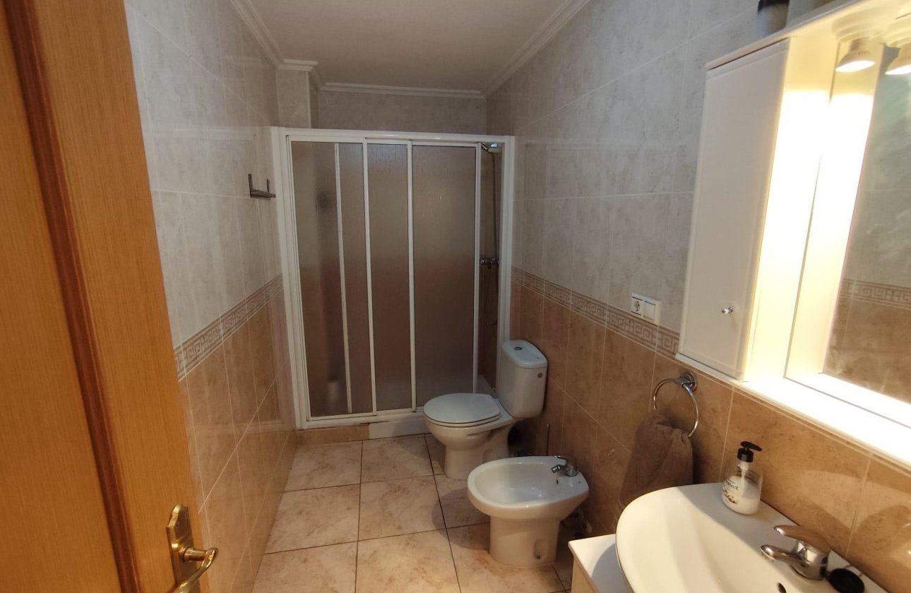 Herverkoop - Appartement -
Torrevieja - Estacion De Autobuses