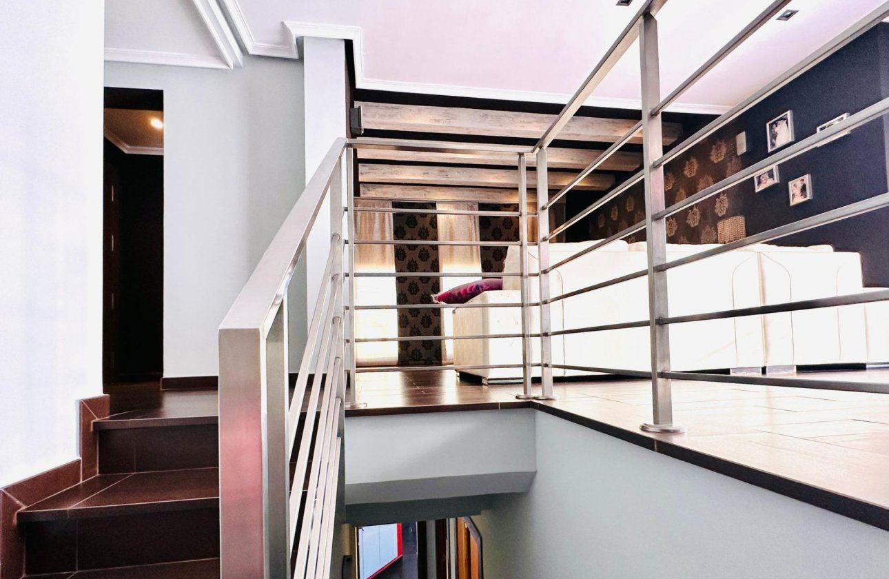 Herverkoop - Appartement -
Torrevieja - Estacion De Autobuses