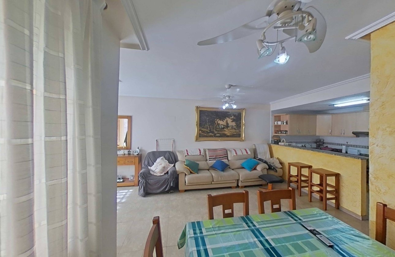 Herverkoop - Appartement -
Torrevieja - Estacion De Autobuses