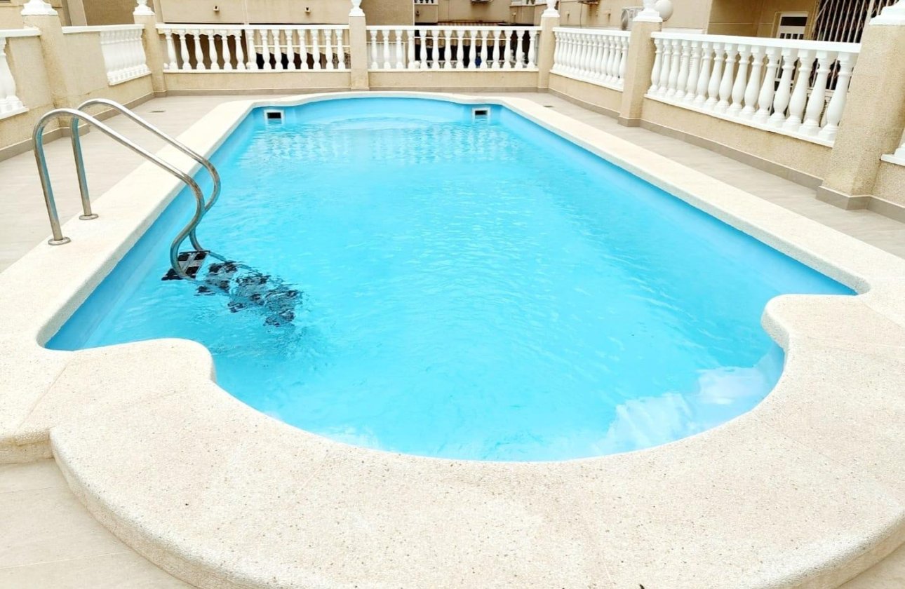 Herverkoop - Appartement -
Torrevieja - Estacion De Autobuses