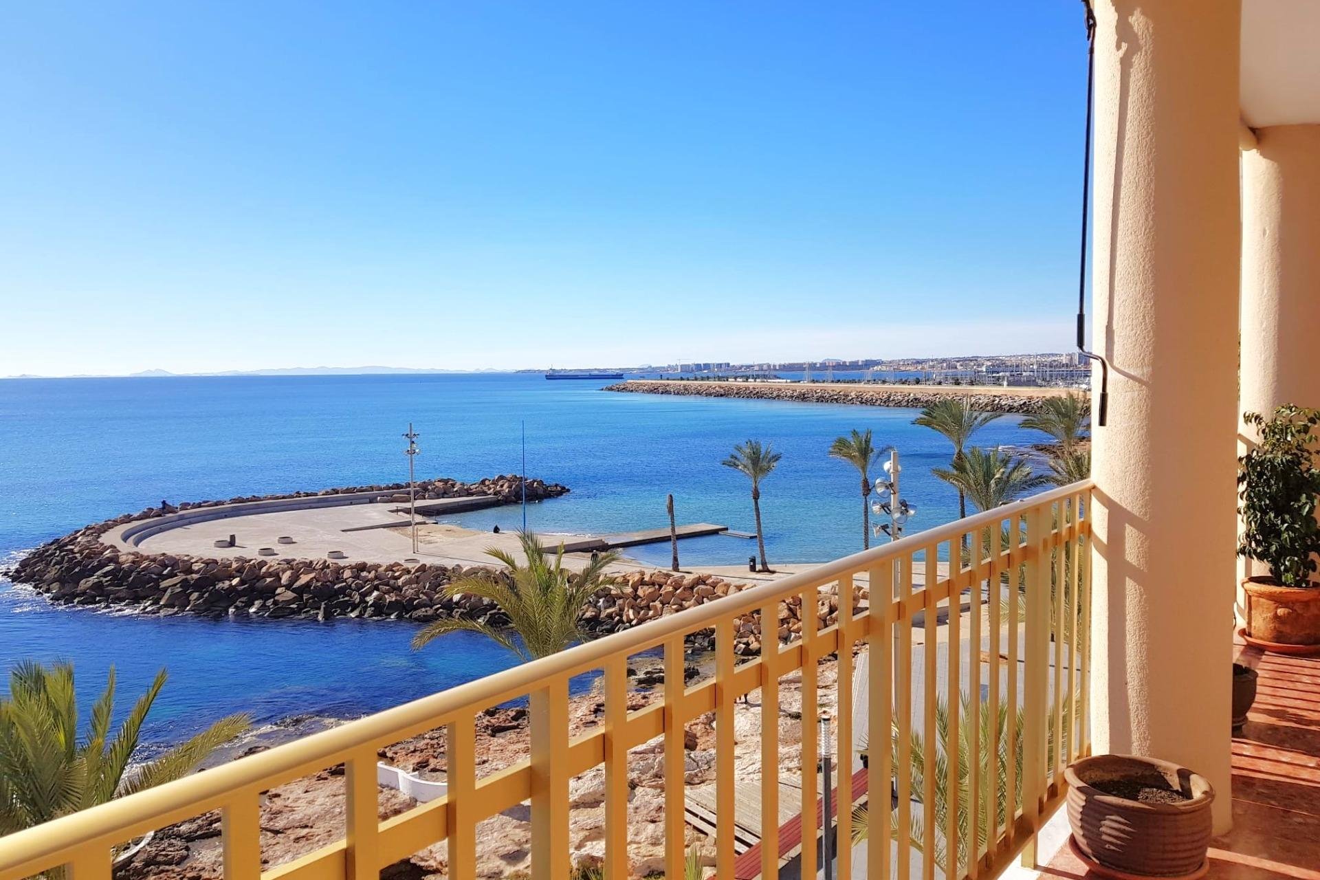 Herverkoop - Appartement -
Torrevieja - Estacion De Autobuses