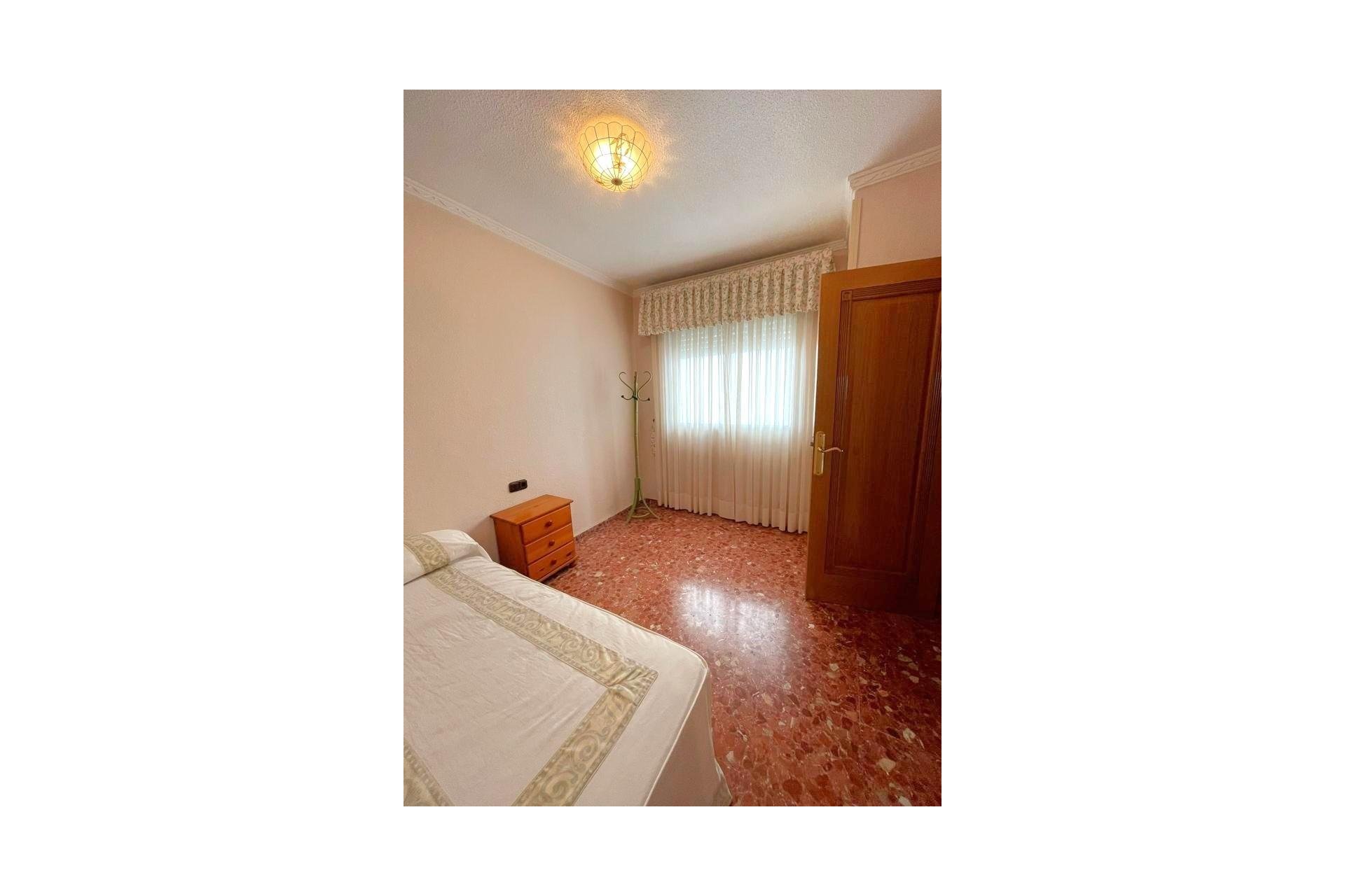 Herverkoop - Appartement -
Torrevieja - Estacion De Autobuses