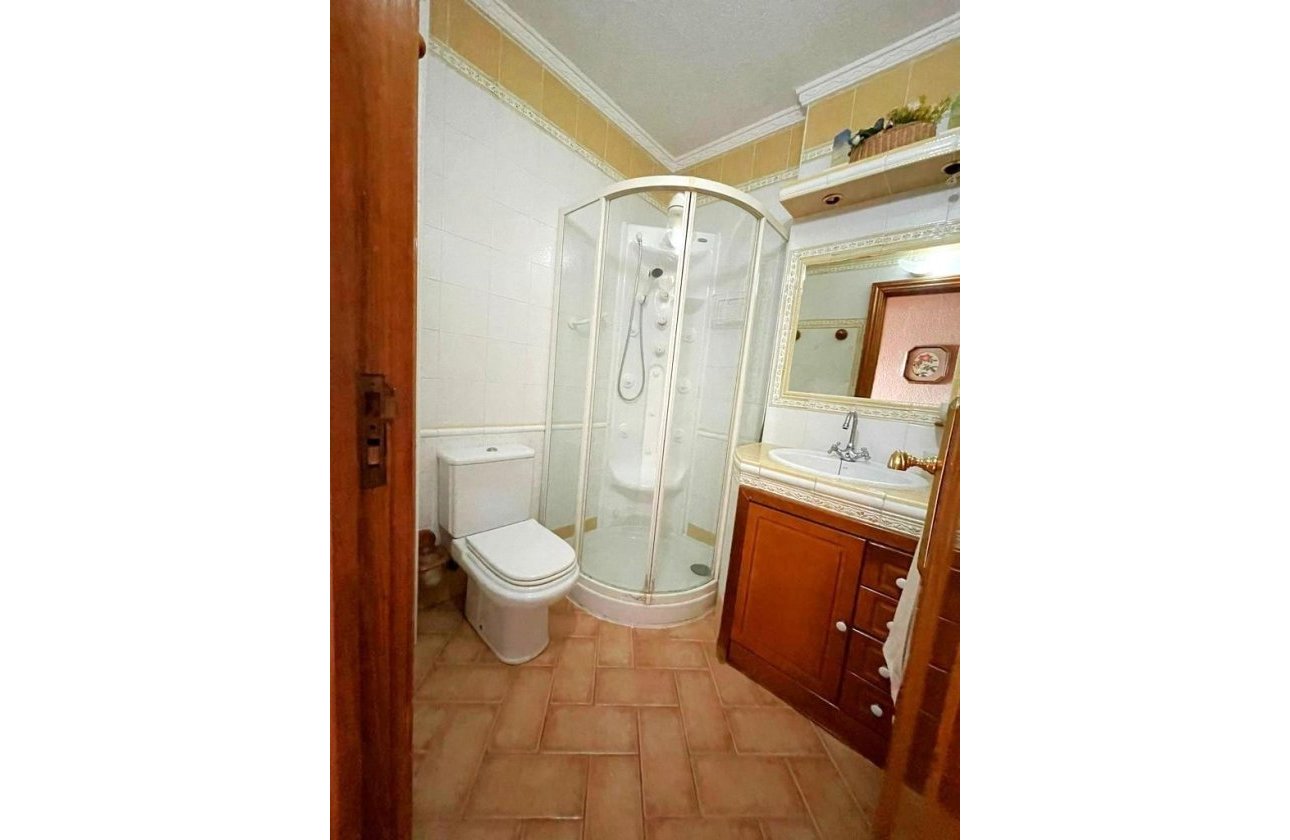 Herverkoop - Appartement -
Torrevieja - Estacion De Autobuses