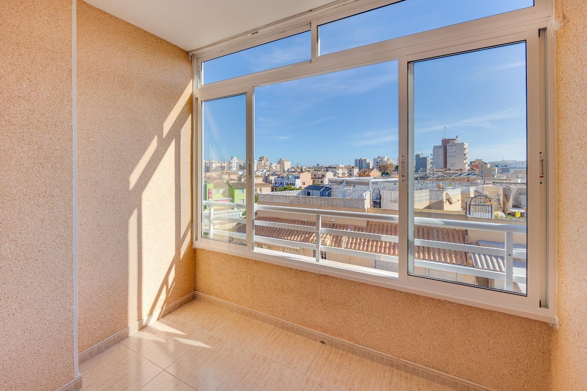 Herverkoop - Appartement -
Torrevieja - Estacion De Autobuses