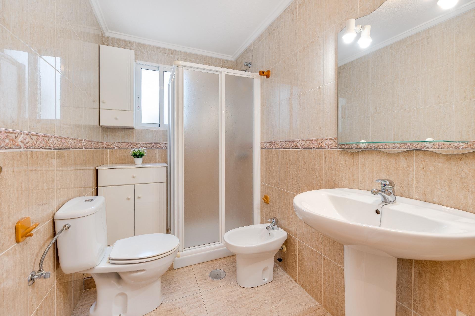 Herverkoop - Appartement -
Torrevieja - Estacion De Autobuses