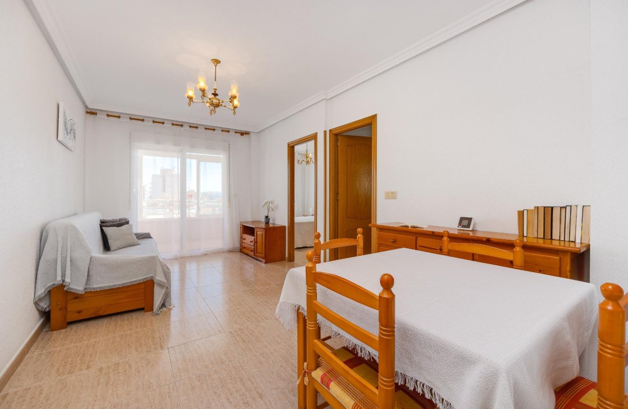 Herverkoop - Appartement -
Torrevieja - Estacion De Autobuses