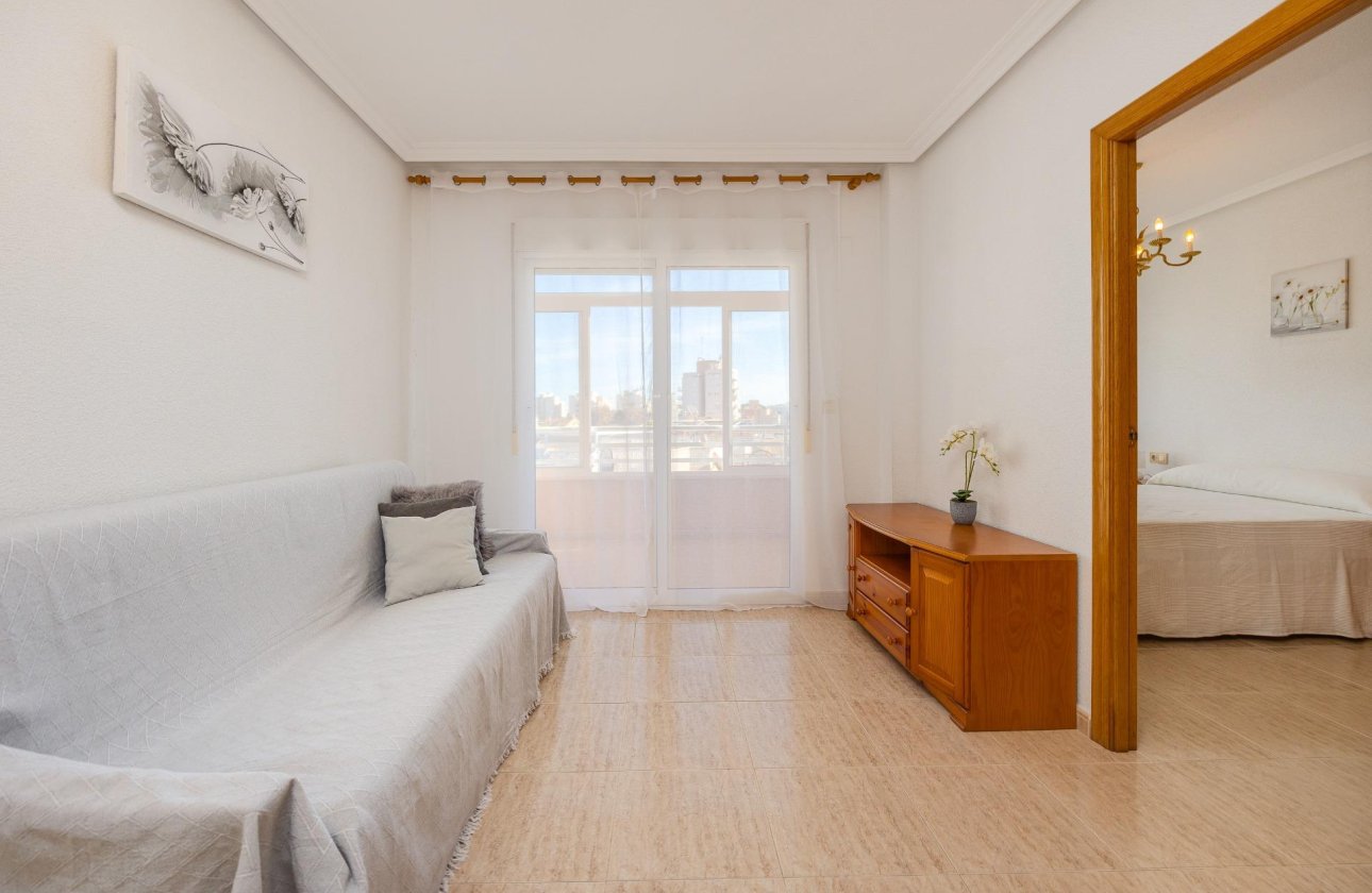 Herverkoop - Appartement -
Torrevieja - Estacion De Autobuses