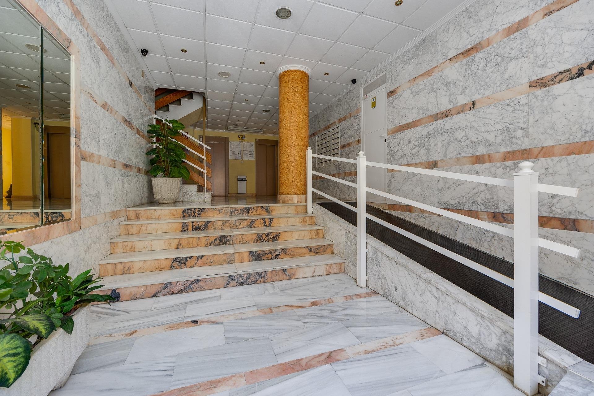 Herverkoop - Appartement -
Torrevieja - Estacion De Autobuses