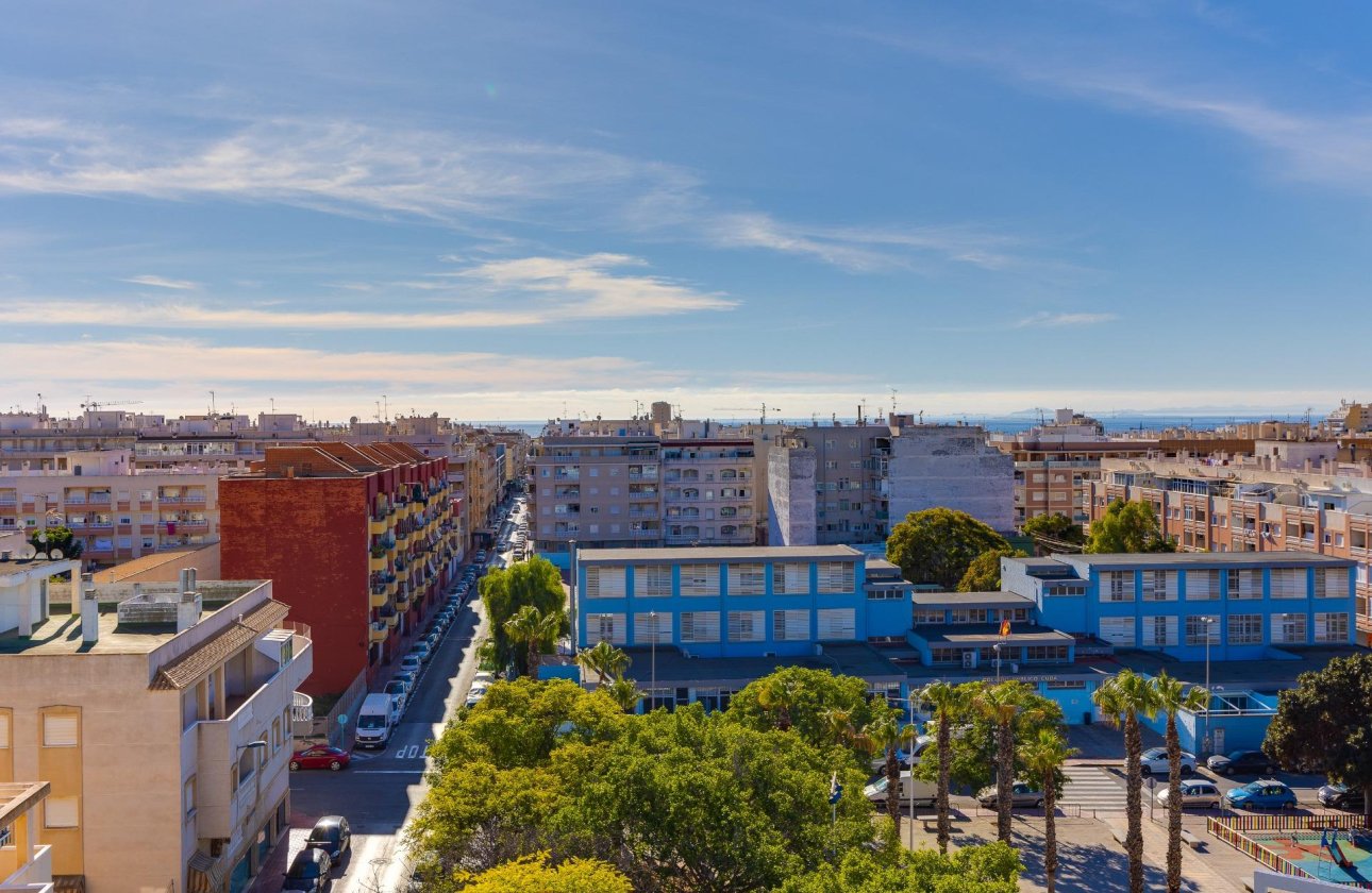 Herverkoop - Appartement -
Torrevieja - Estacion De Autobuses