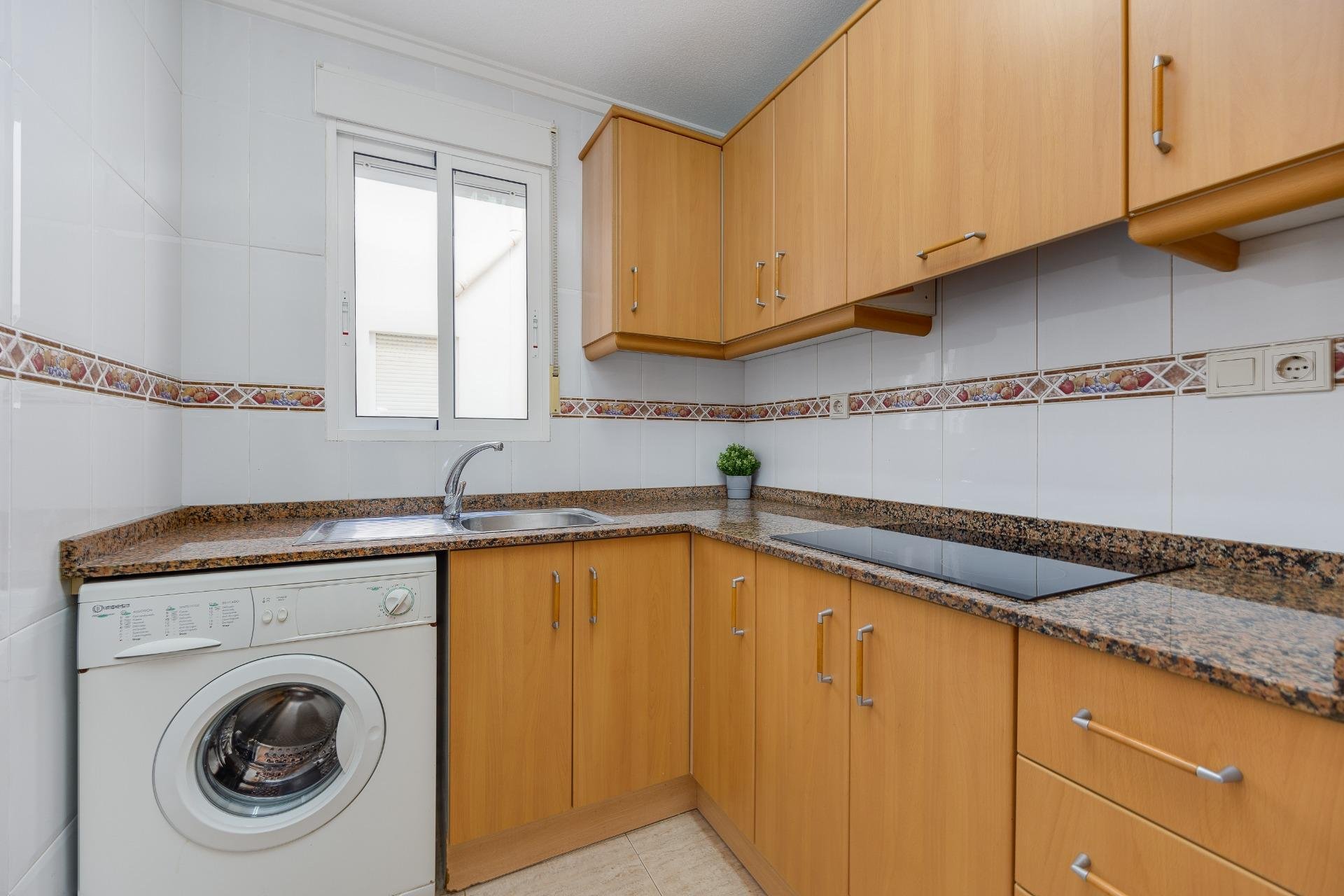 Herverkoop - Appartement -
Torrevieja - Estacion De Autobuses