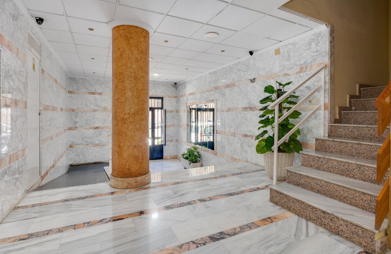 Herverkoop - Appartement -
Torrevieja - Estacion De Autobuses