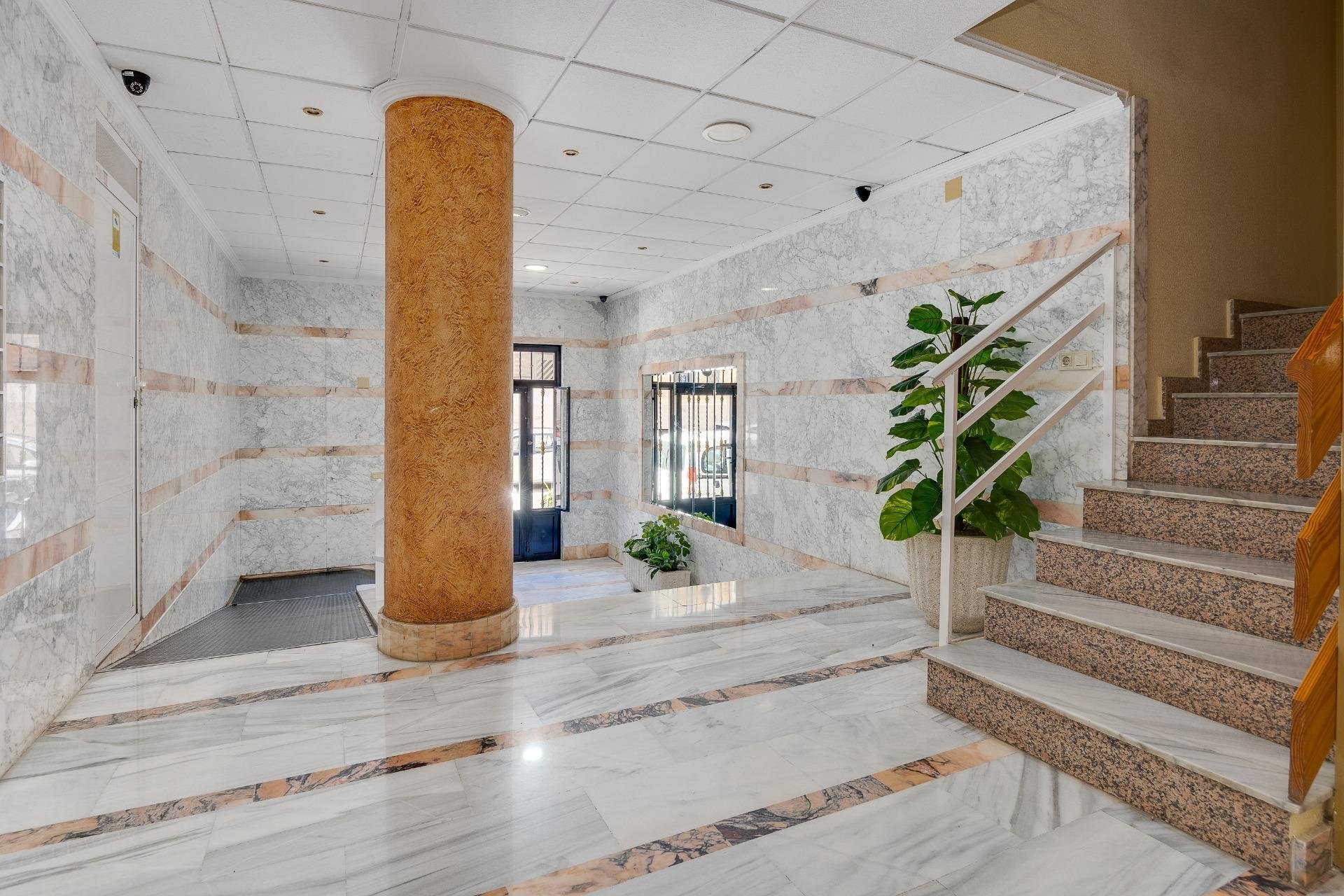 Herverkoop - Appartement -
Torrevieja - Estacion De Autobuses