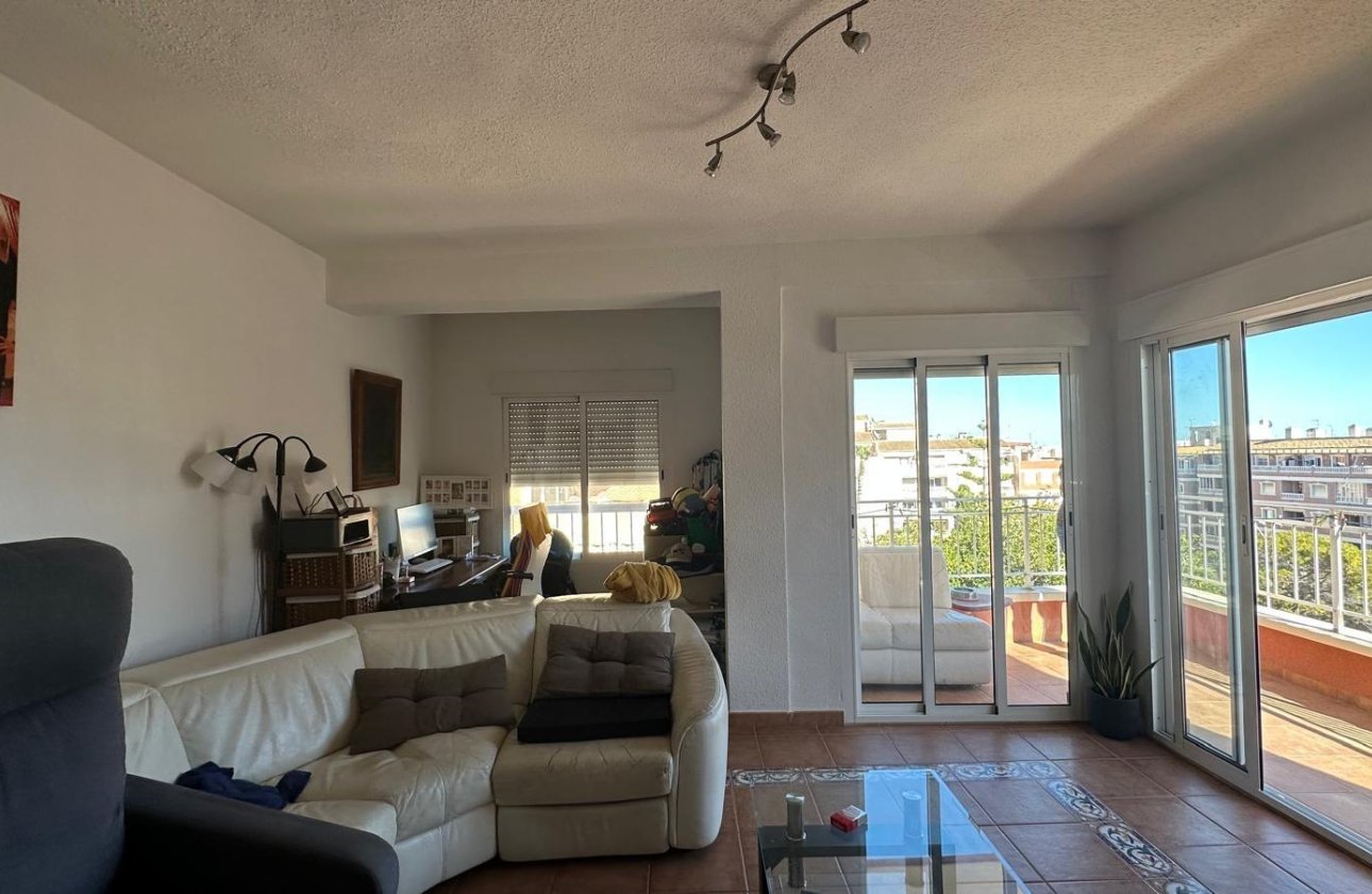 Herverkoop - Appartement -
Torrevieja - Estacion De Autobuses