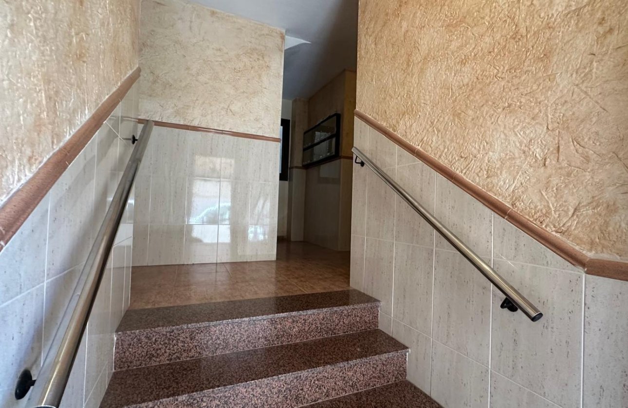 Herverkoop - Appartement -
Torrevieja - Estacion De Autobuses