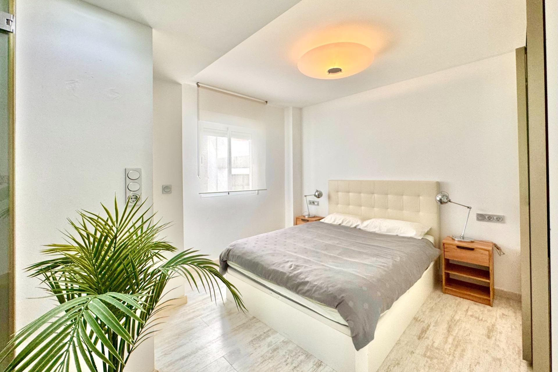 Herverkoop - Appartement -
Torrevieja - Estacion De Autobuses