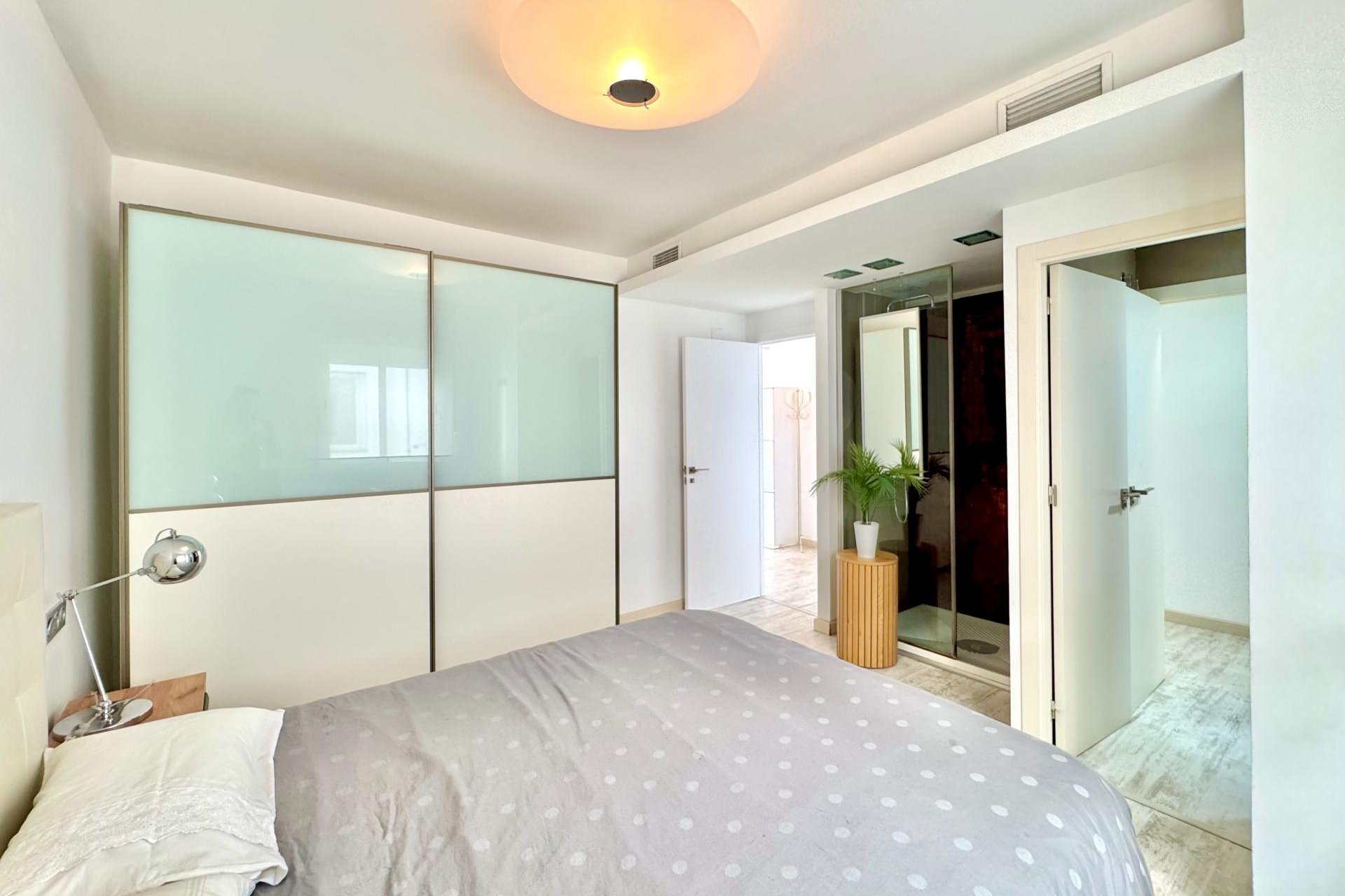 Herverkoop - Appartement -
Torrevieja - Estacion De Autobuses