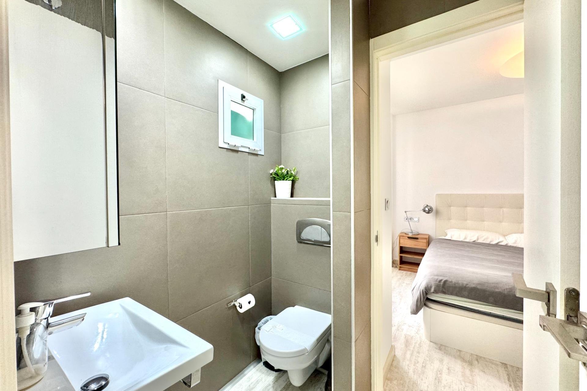 Herverkoop - Appartement -
Torrevieja - Estacion De Autobuses