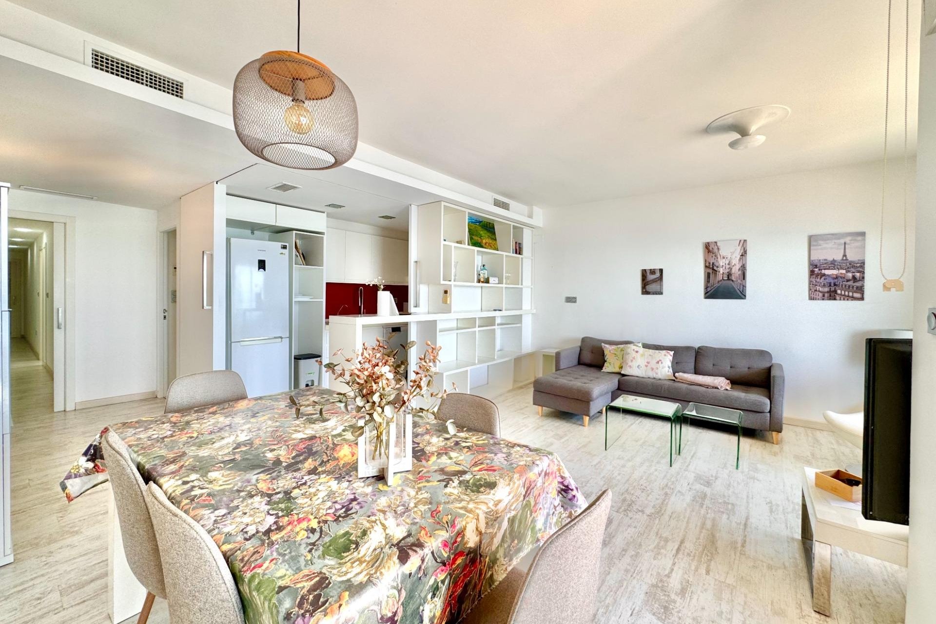 Herverkoop - Appartement -
Torrevieja - Estacion De Autobuses