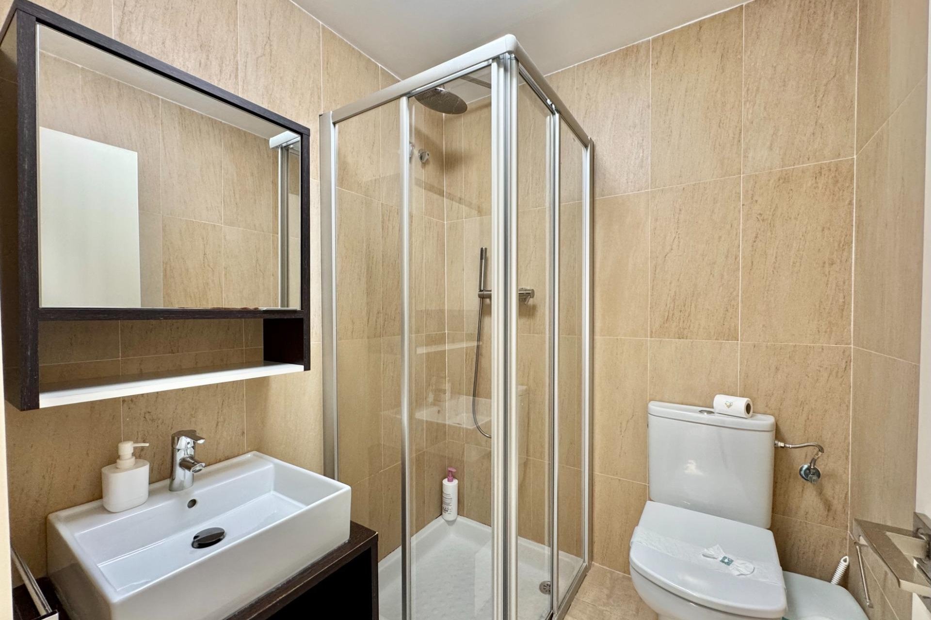 Herverkoop - Appartement -
Torrevieja - Estacion De Autobuses