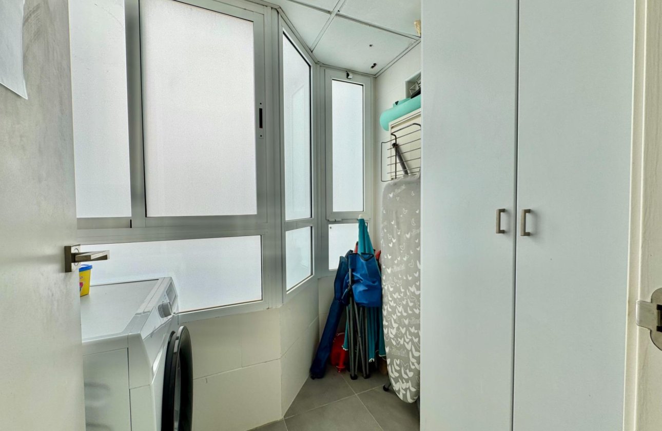 Herverkoop - Appartement -
Torrevieja - Estacion De Autobuses