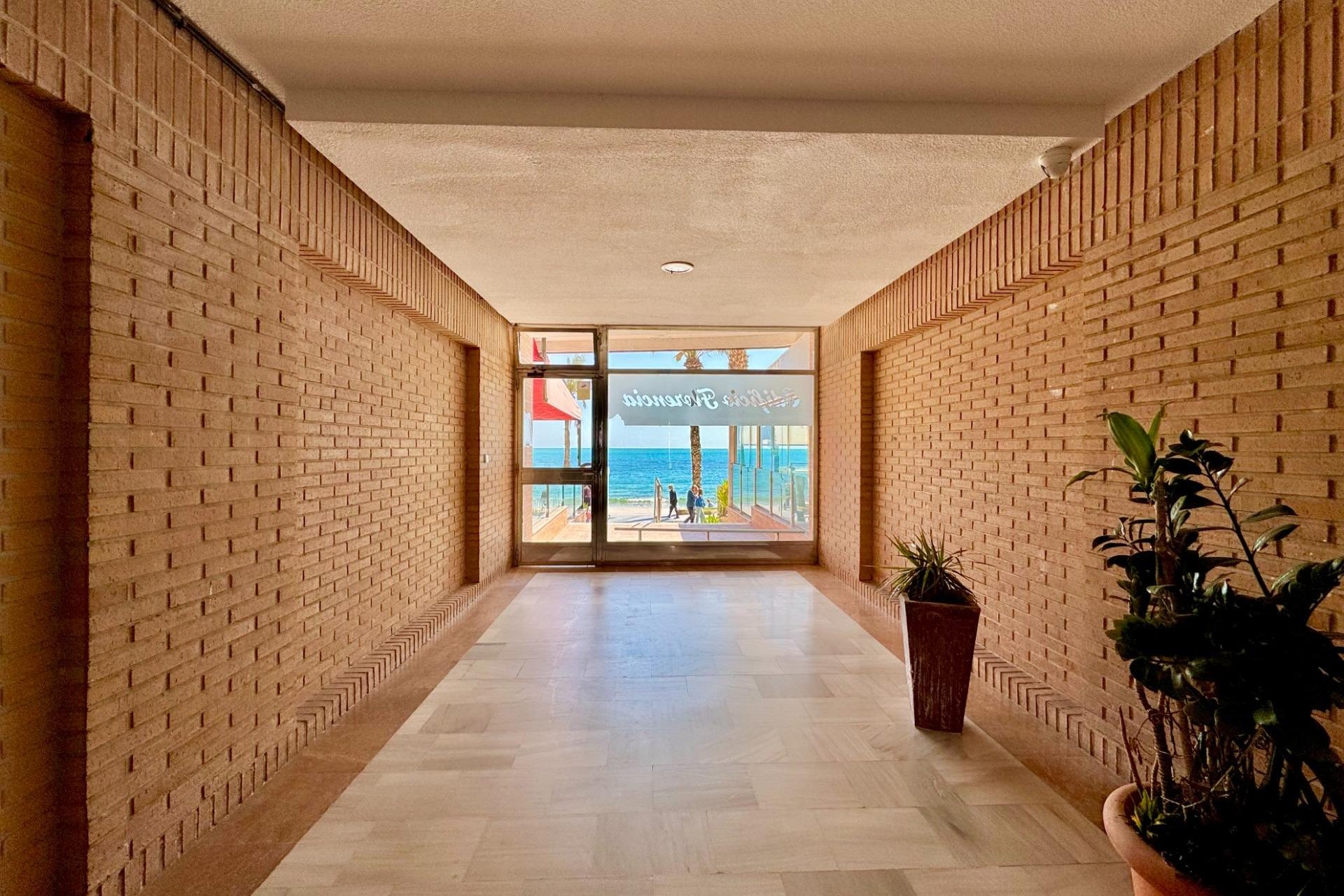 Herverkoop - Appartement -
Torrevieja - Estacion De Autobuses