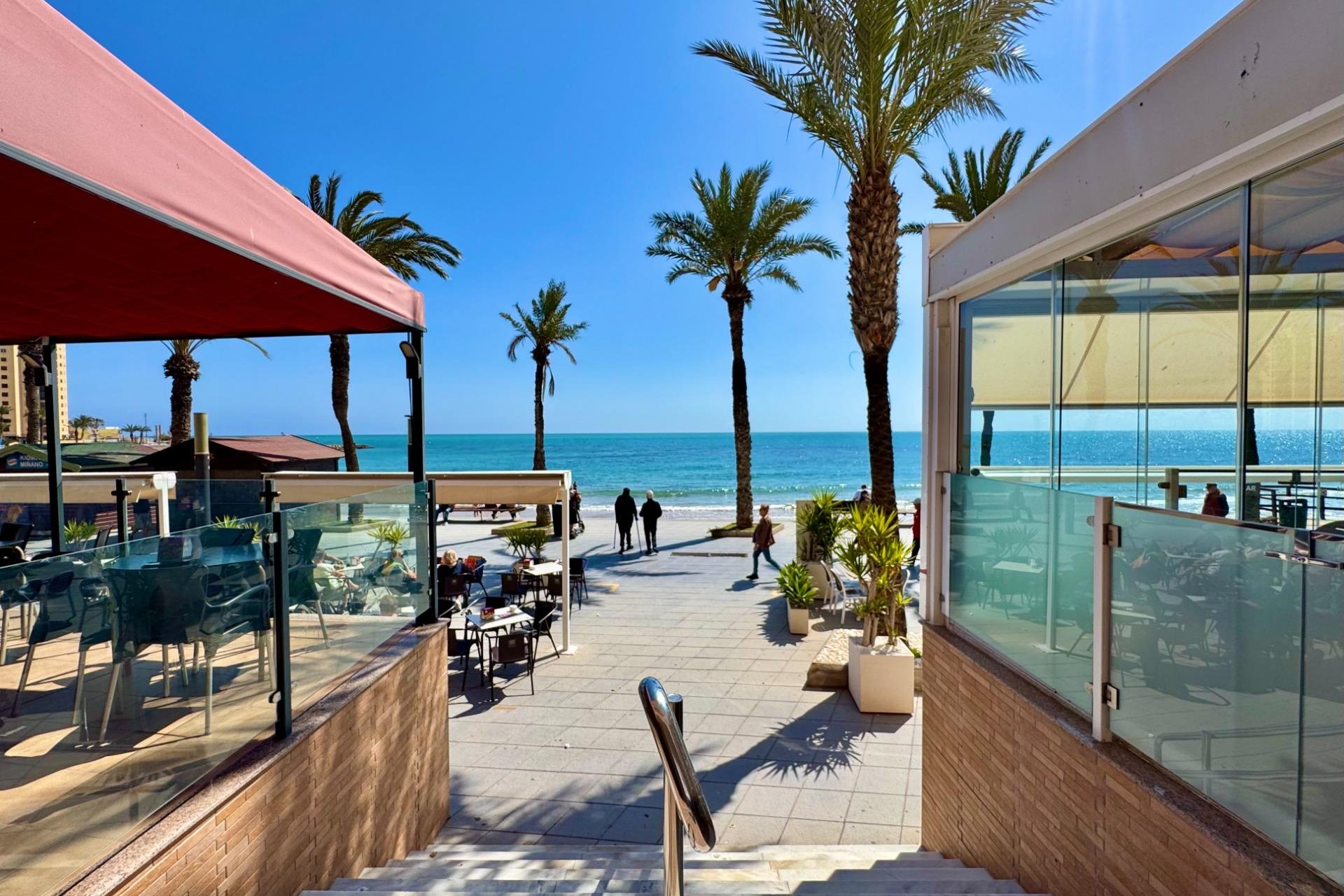 Herverkoop - Appartement -
Torrevieja - Estacion De Autobuses