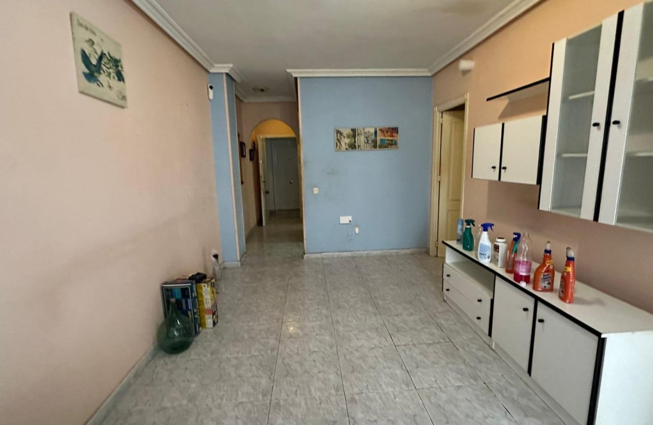Herverkoop - Appartement -
Torrevieja - Estacion De Autobuses