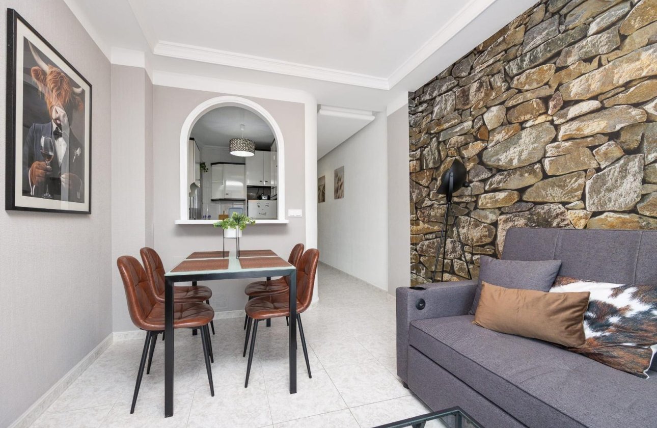 Herverkoop - Appartement -
Torrevieja - Estacion De Autobuses