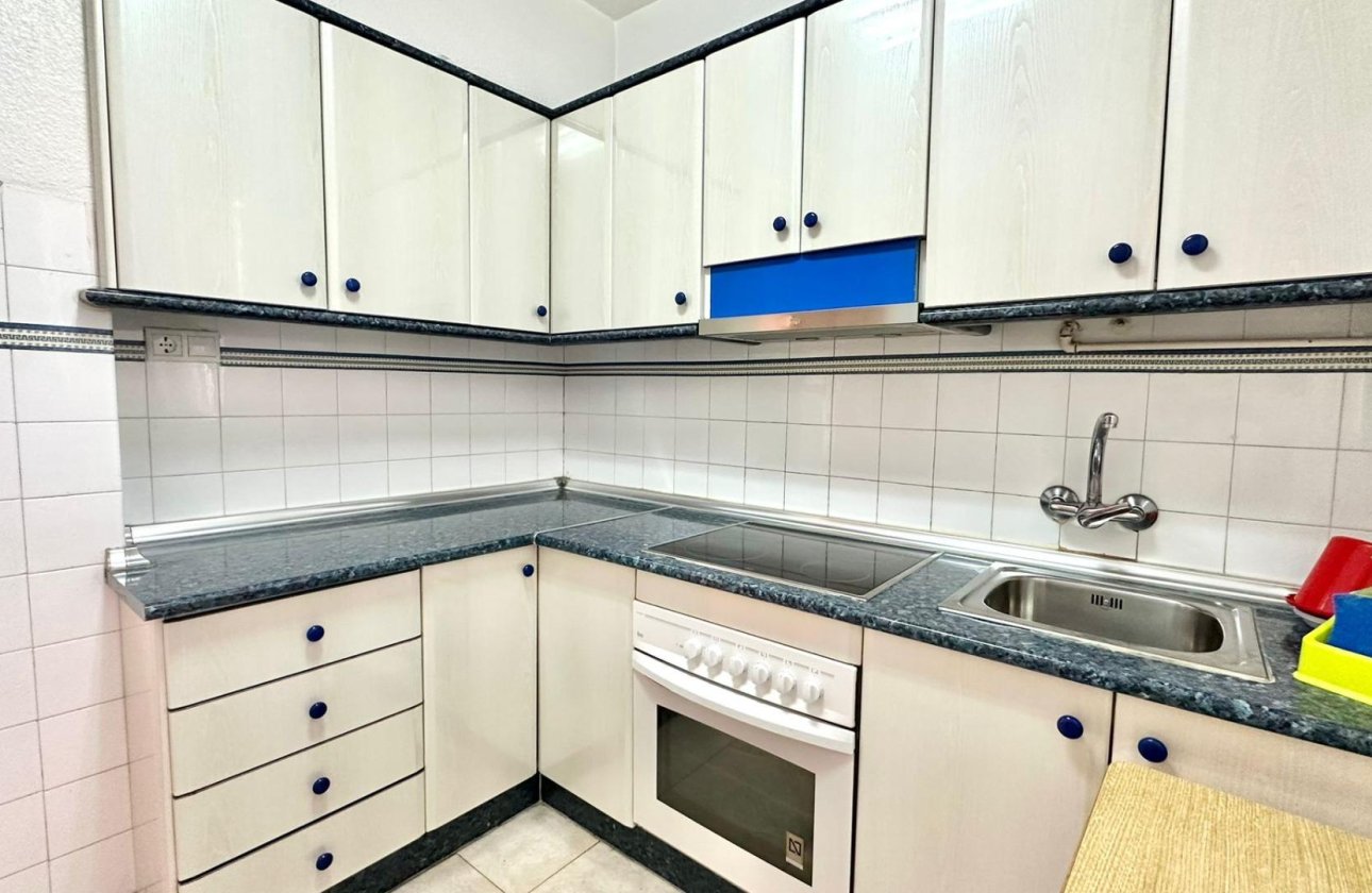 Herverkoop - Appartement -
Torrevieja - Estacion De Autobuses