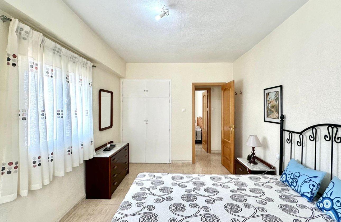 Herverkoop - Appartement -
Torrevieja - Estacion De Autobuses