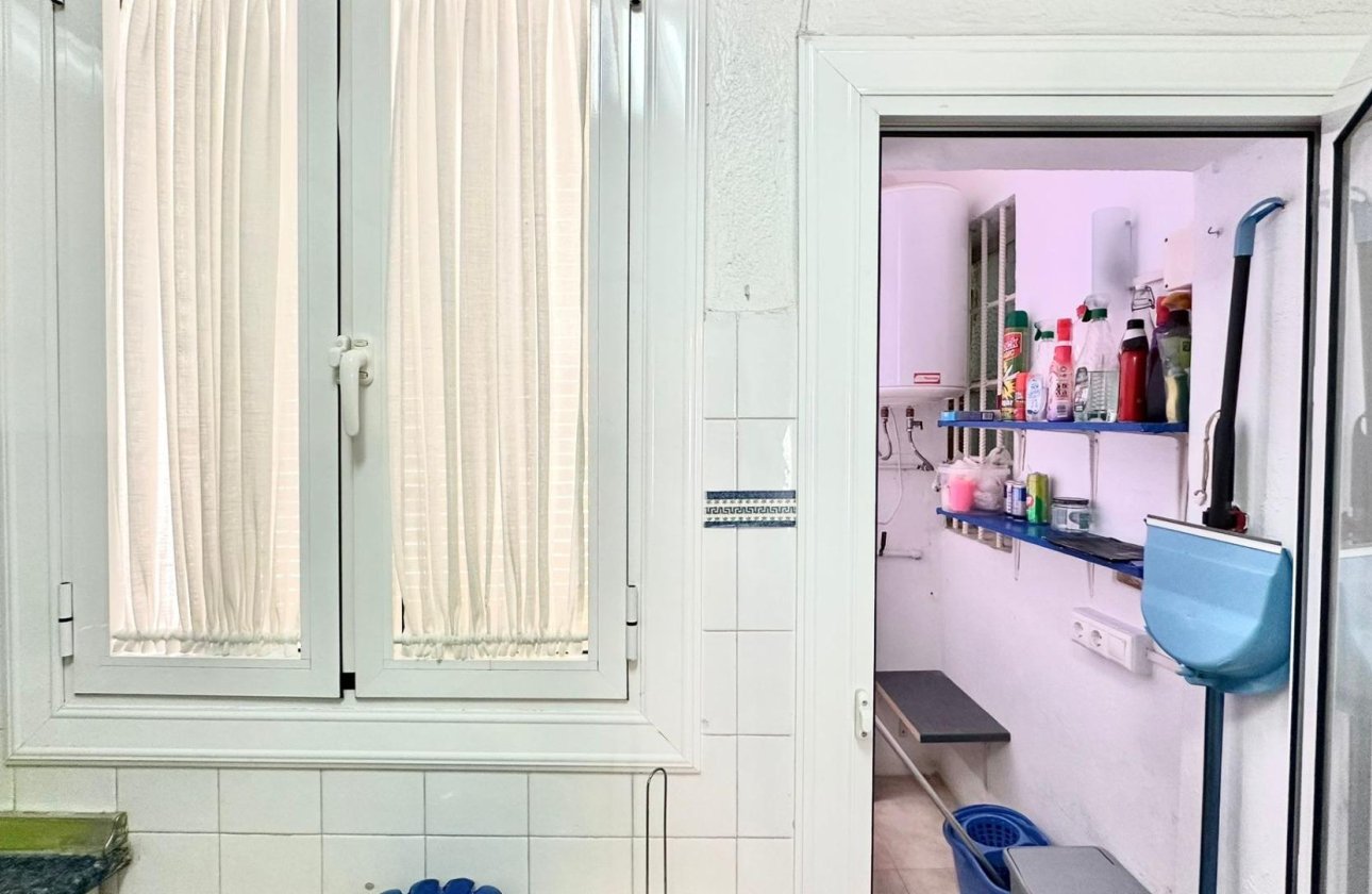 Herverkoop - Appartement -
Torrevieja - Estacion De Autobuses