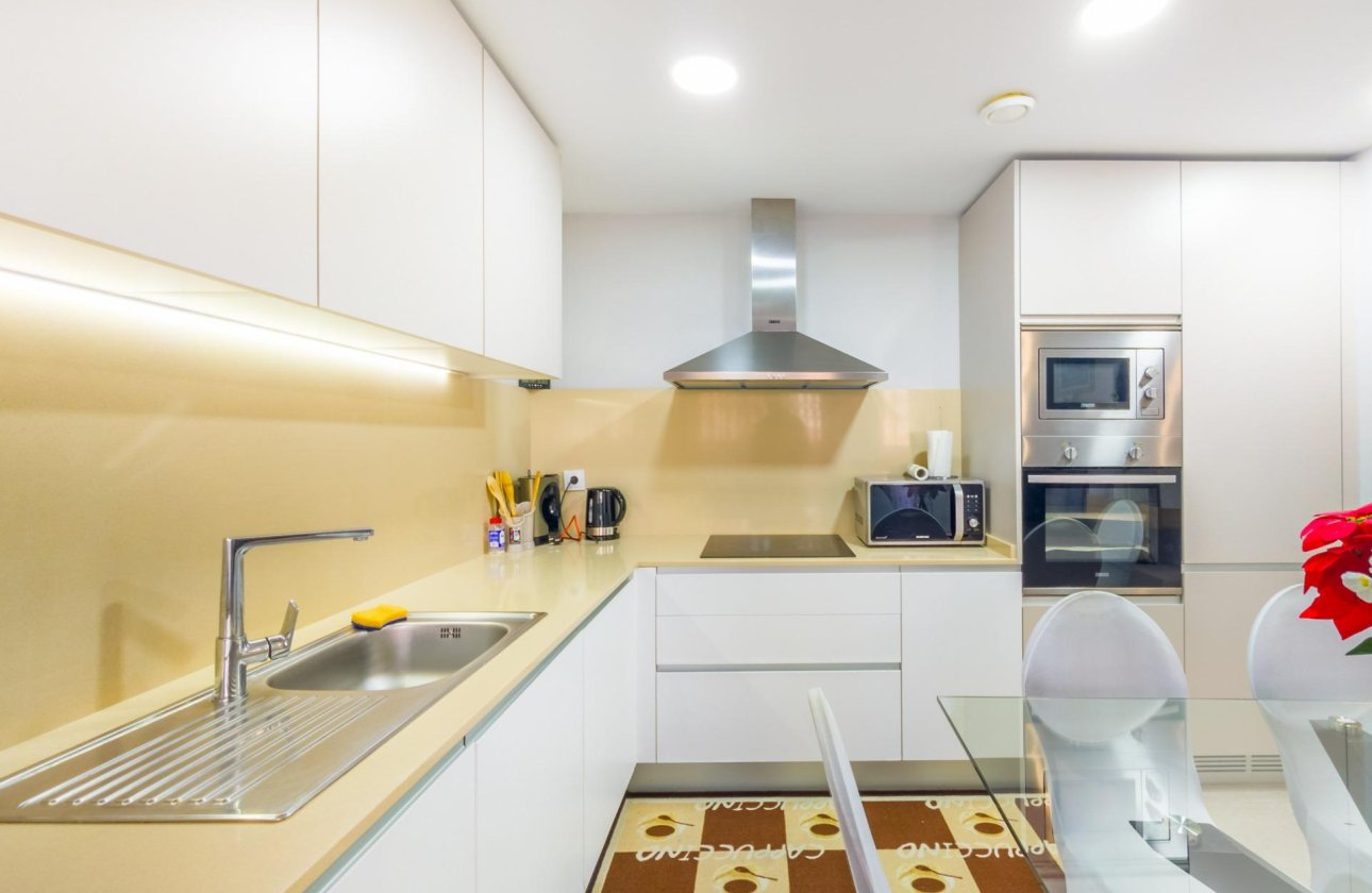 Herverkoop - Appartement -
Torrevieja - Estacion De Autobuses